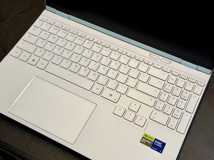 機械革命耀世 15 Pro 冰紋青 - 32G DDR5 RAM + Ultra 7 255H + Nvidia 5060