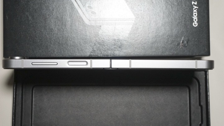 Samsung Z Flip 6 256g 銀色 已過保