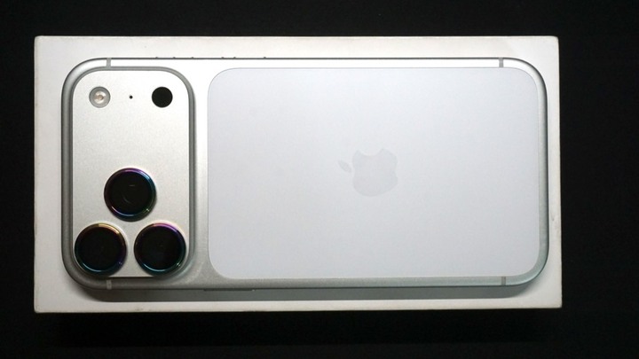 蘋果 Apple iPhone 17 Pro Max 512g 銀色 保固到2026年12月1日