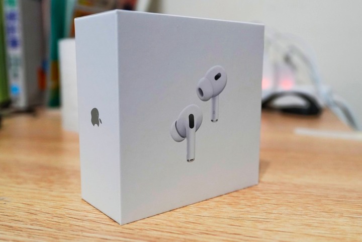 Apple AirPods Pro (2nd Gen) USB-C版 無線耳機 搭配Meg safe充電盒 全新未拆