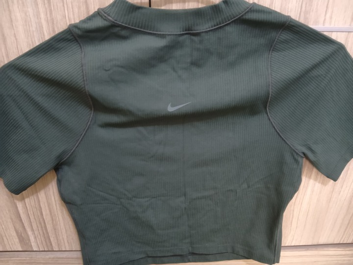 NIKE女性上衣S號