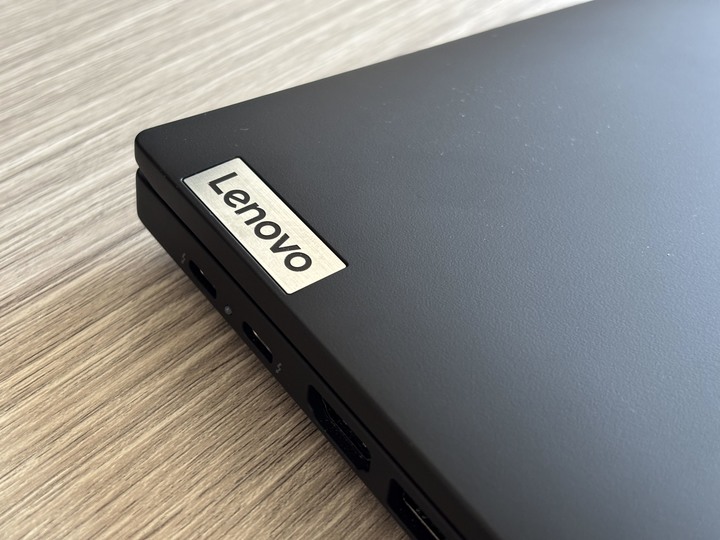ThinkPad P14s Gen 5 (AMD)