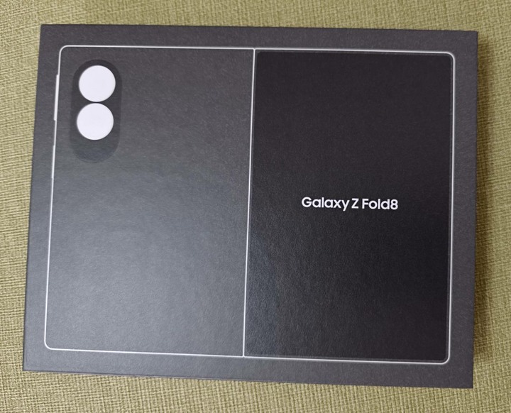 SAMSUNG Galaxy Z fold8 (石墨灰12G/512G)全新台灣公司貨+紫色原廠矽膠磁吸保護殼及掛繩行動電源
