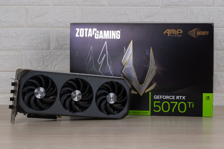 ZOTAC GAMING GeForce RTX 5070 Ti AMP Extreme INFINITY
