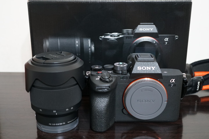 SONY A7M4M (SONY A74+SEL2870 F3.5-5.6) 交換RX10 V