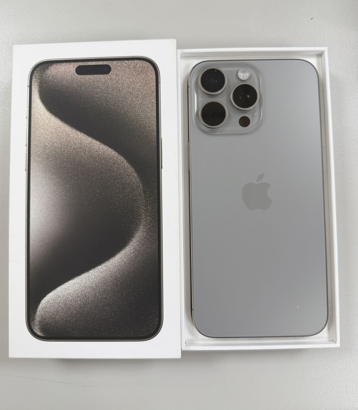 出售15pro max/256g/原鈦色