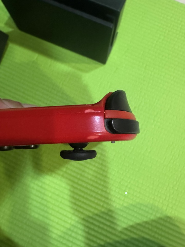 賣紅色Switch 一代機