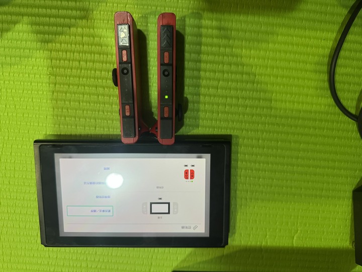賣紅色Switch 一代機