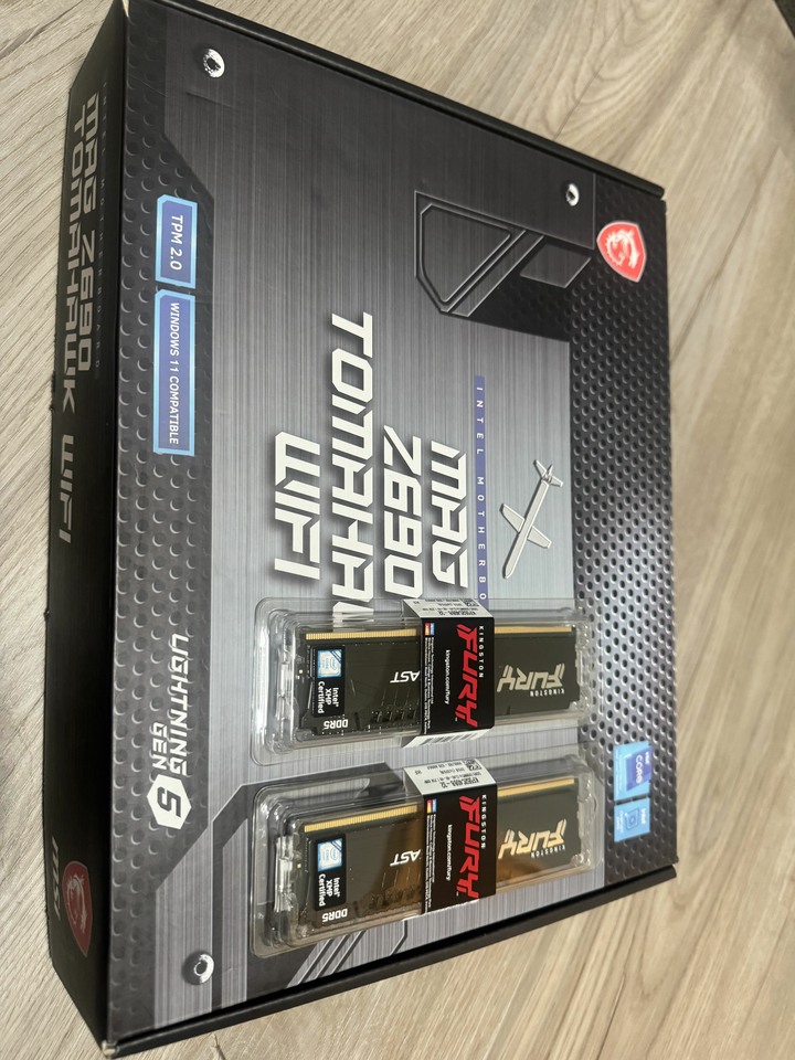賣全新64G DDR5 5200 32*2加微星Z690主機板