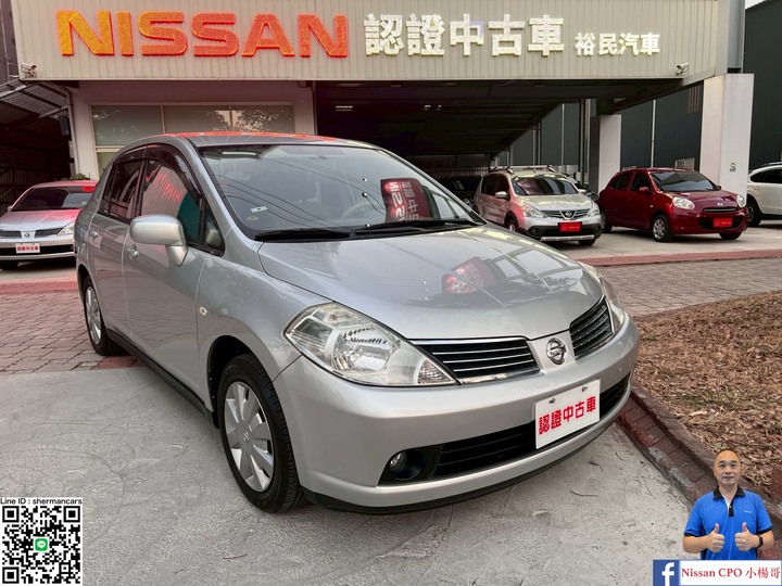 nissan tiida 四門