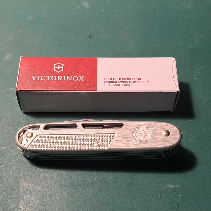 全新未使用 VICTORINOX Synergy X Alox 10用瑞士刀 