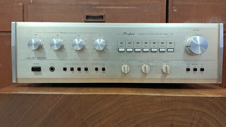 Accuphase E-206 綜合擴大機 瑕疵美機