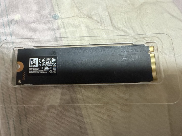美光 2500 OEM SSD 1TB Gen4