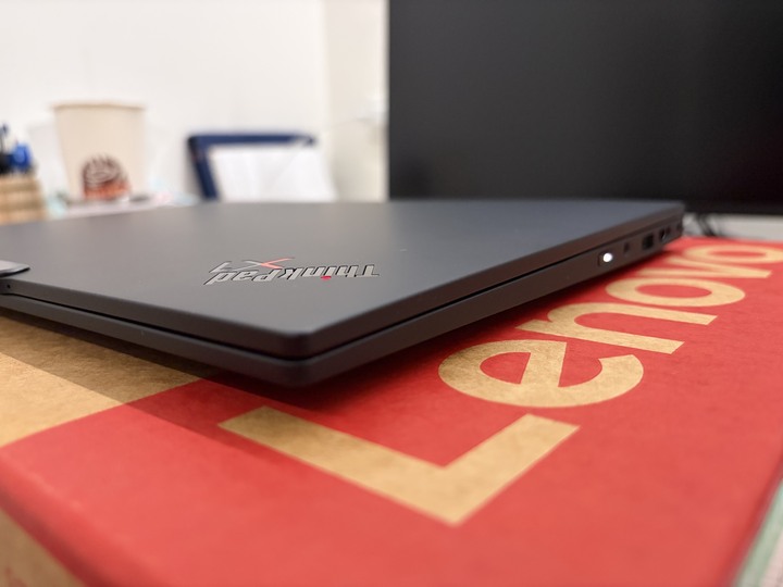 X1C Gen13, 228V, 32GB, 1TB, 2.8K OLED, 剛買
