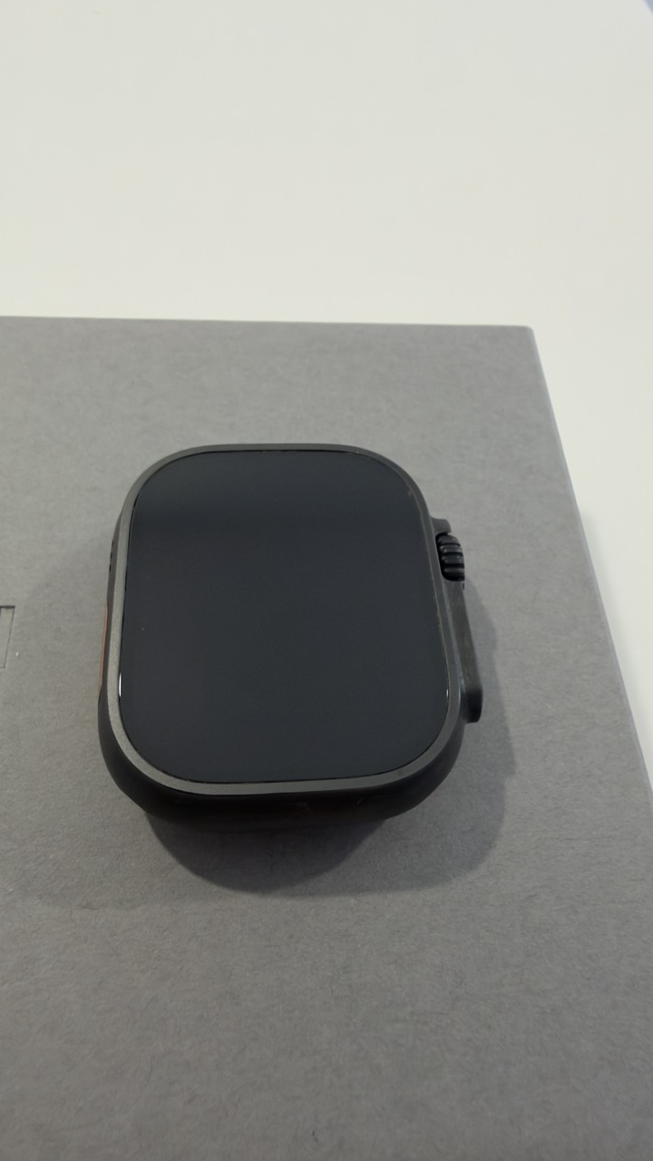 Apple Watch Ultra 3 GPS + LTE 49mm 黑色鈦金屬錶殼搭配黑色鈦金屬米蘭式錶環
