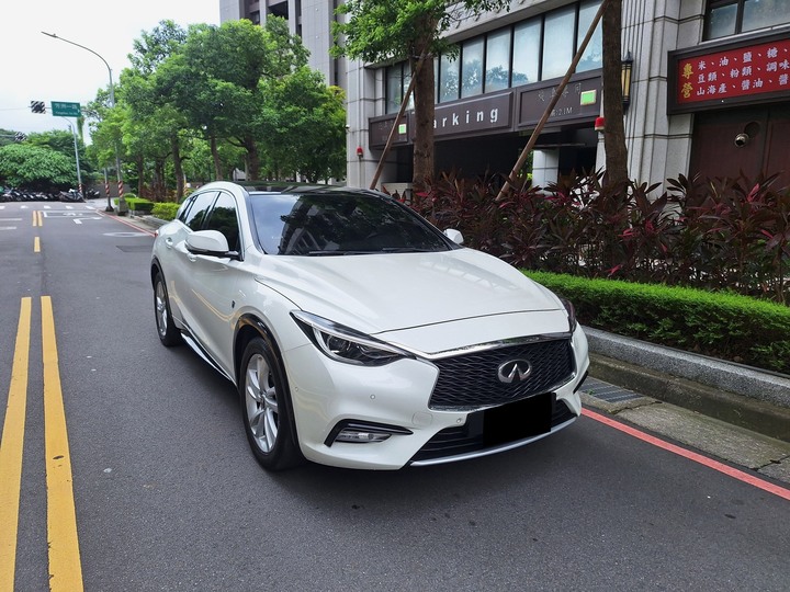 2016年 INFINITI Q30 1.6T 頂級風尚版
