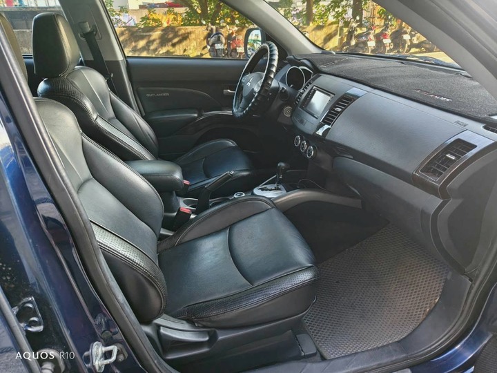 2011年三菱 OUTLANDER 2.4 頂級4輪傳動