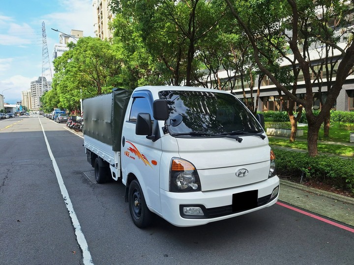 2015年 現代 PORTER 小霸王 只跑13萬 大尾門