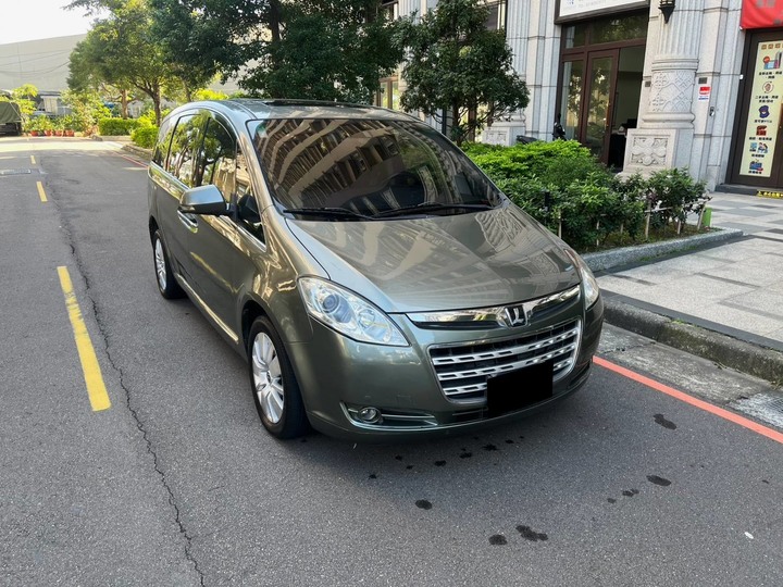 2011年 LUXGER 納智捷 M7 休旅車7人座