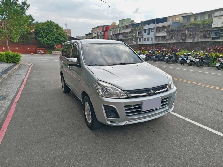 2019年 三菱 ZINGER 2.4 自排 定速 ABS ECO