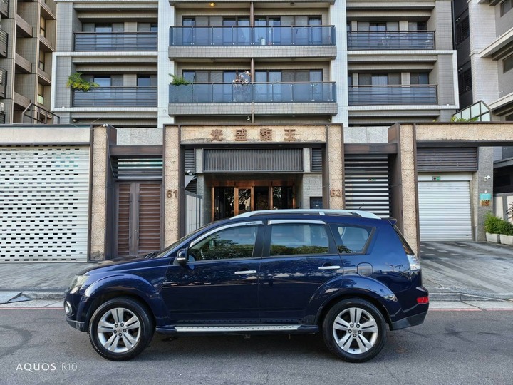 2011年三菱 OUTLANDER 2.4 頂級4輪傳動