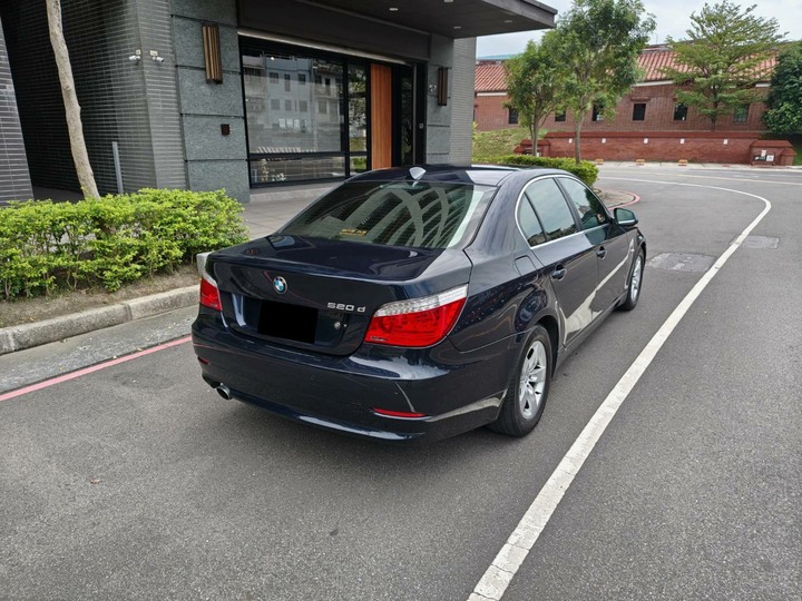 2010年式 BMW 520D 新款引擎 只跑13萬公里