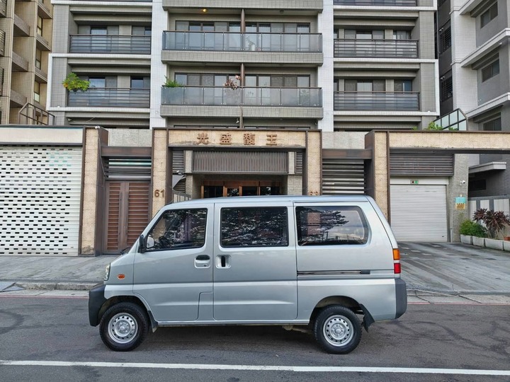 2010年三菱 菱利 廂型車 手排 賺錢的伙伴