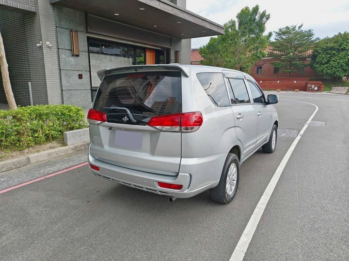 2019年 三菱 ZINGER 2.4 自排 定速 ABS ECO