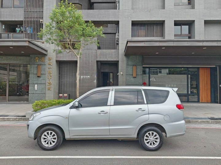 2019年 三菱 ZINGER 2.4 自排 定速 ABS ECO