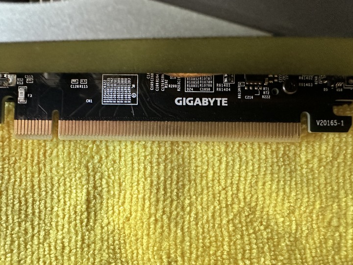 技嘉 GeForce RTX™ 3050 WINDFORCE OC 8G 9.5成新(保固內)
