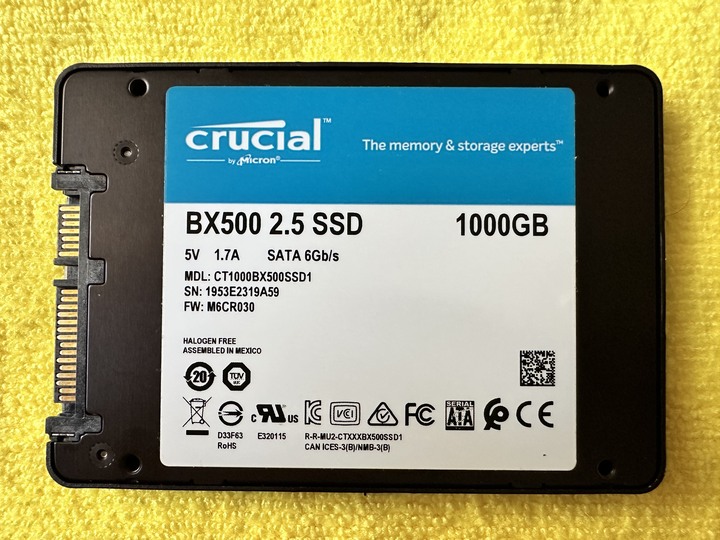 Micron 美光BX500 1TB 2.5吋 SATA SSD固態硬碟(通電時數207小時))