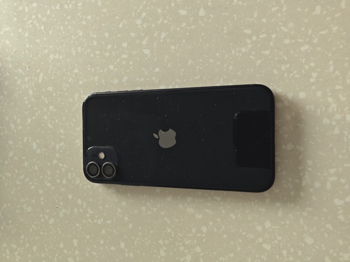 iPhone 11 64g黑色