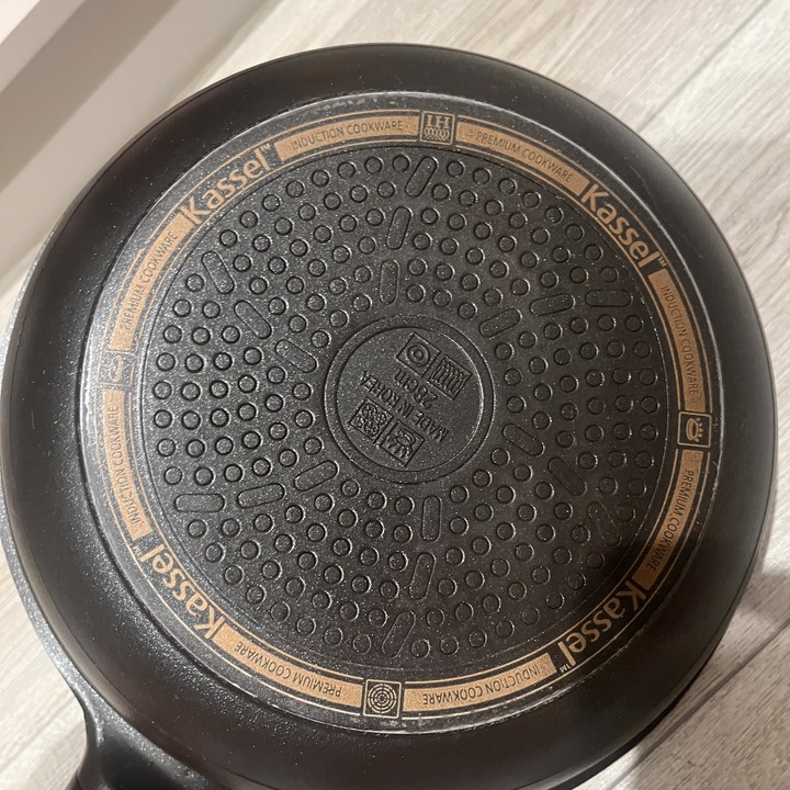 原價3980$ Kassel 鑽石超導熱極輕不沾平底