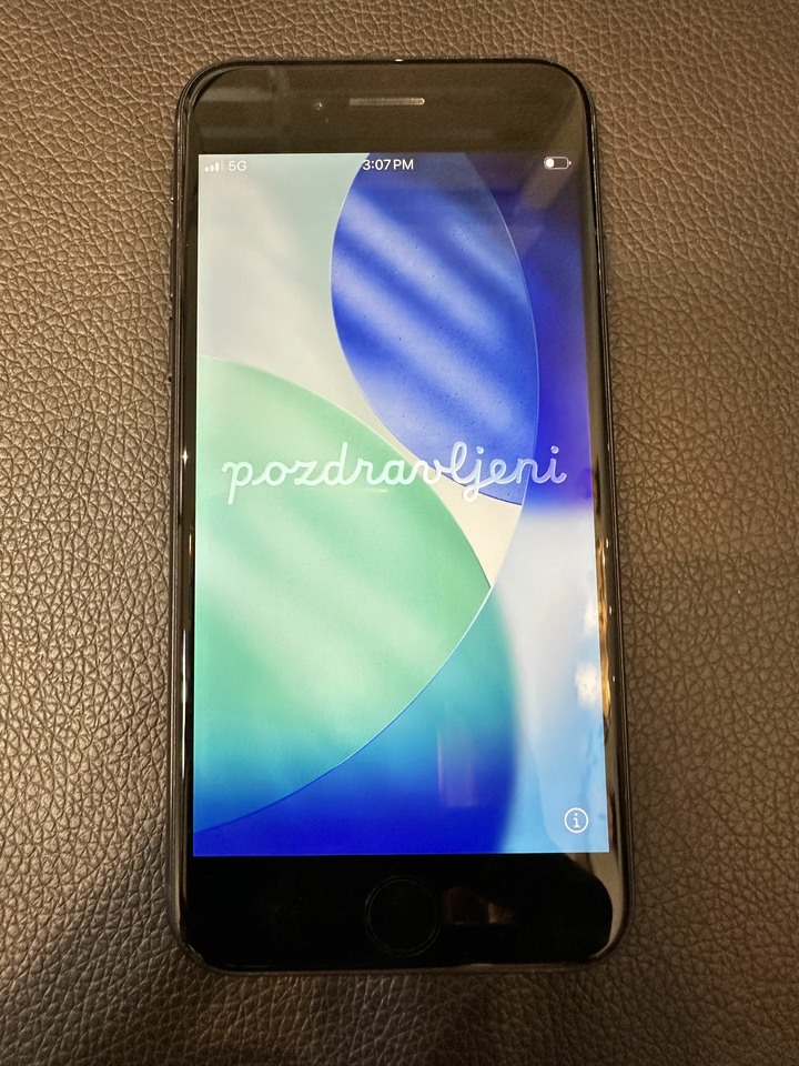 iPhone se3 黑色 128GB