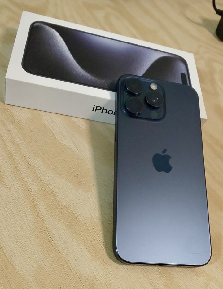 Apple iPhone 15 Pro max 256 藍色