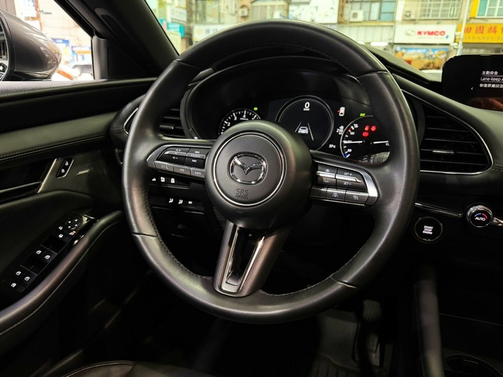 2023年 Mazda 3 5D【20S Signature Bose音響】