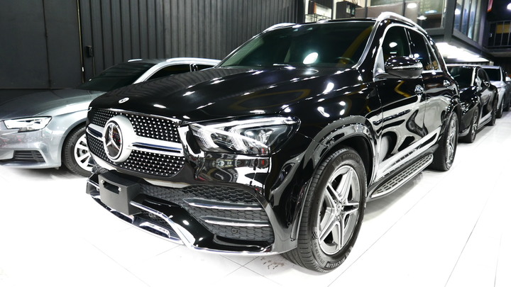 2021年Mercedes-Benz GLE300 d【總代理 AMG LINE】