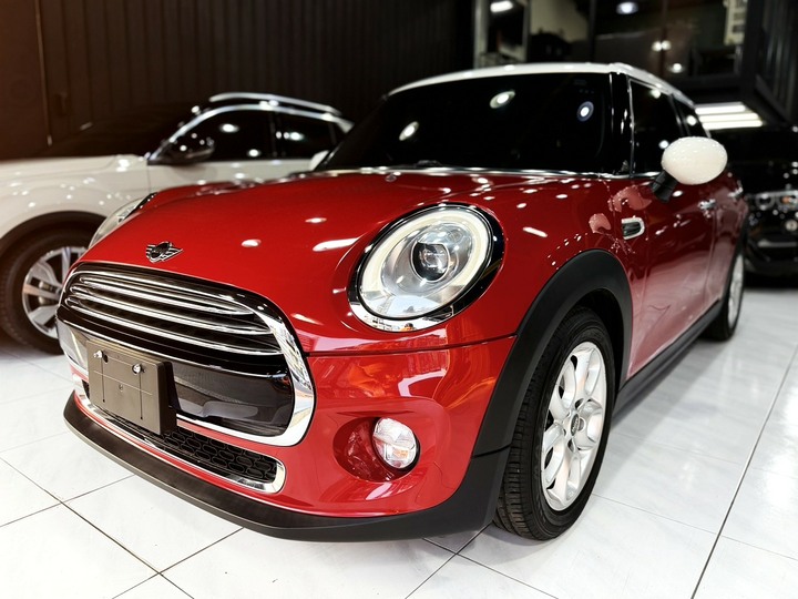 2015年 MINI COOPER 5DOORS 【總代理 1.5雙色 國旗尾燈】