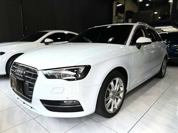 2015年 Audi A3 Sportback【40 TFSi Luxury 總代理】