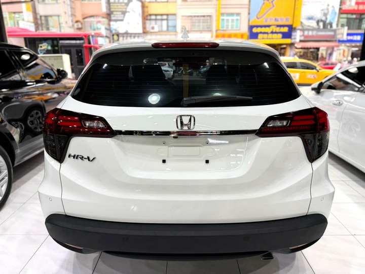 2020年 Honda HR-V【頂級S版 里程僅跑3萬】