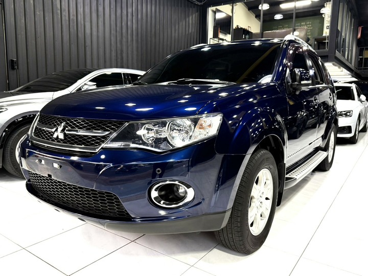 2012年 Mitsubishi Outlander【2WD I-KEY 天窗】