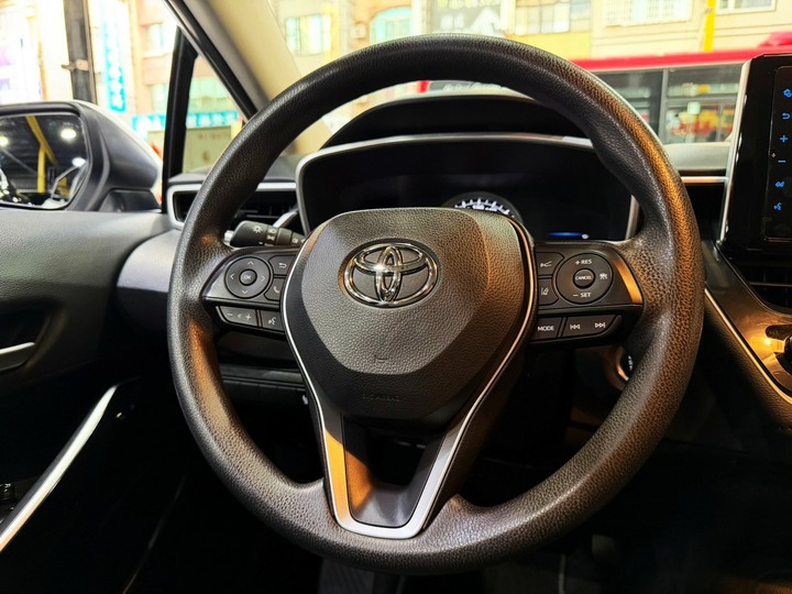 2024年 Toyota Altis【豪華配備 里程僅跑2萬】
