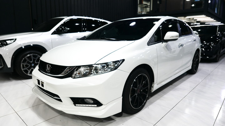 2015年 HONDA CIVIC【小改款 1.8頂級Vti-S版】