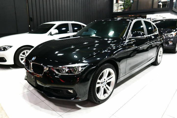 2017年 BMW 318i F30型【總代理 小改款】