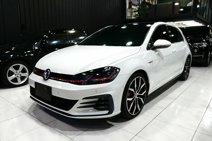 2018年 Volkswagen Golf GTi【大P版本 全數位儀表】