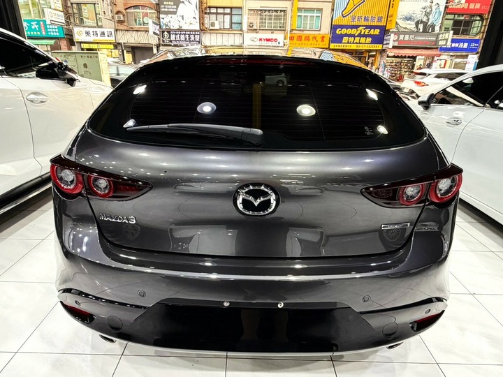2023年 Mazda 3 5D【20S Signature Bose音響】