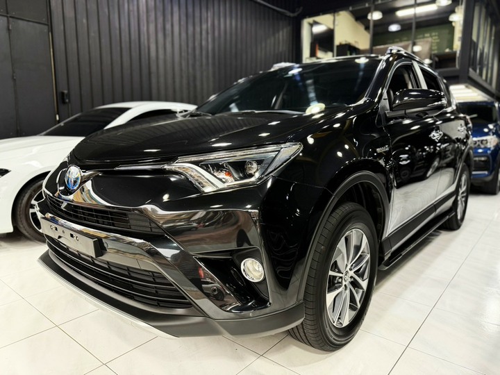 2017年 Toyota RAV4【2.5尊爵油電 安卓影音】