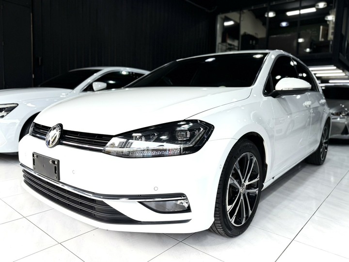 2020年 Volkswagen Golf【7.5代 數位化儀表】