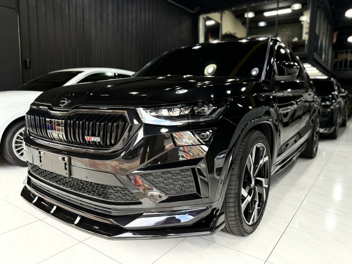 2023年 Skoda Kodiaq【小改款 頂級RS 七人座】