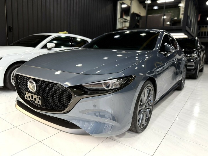 2022年 MAZDA 3 5D【20S Premium Plus】